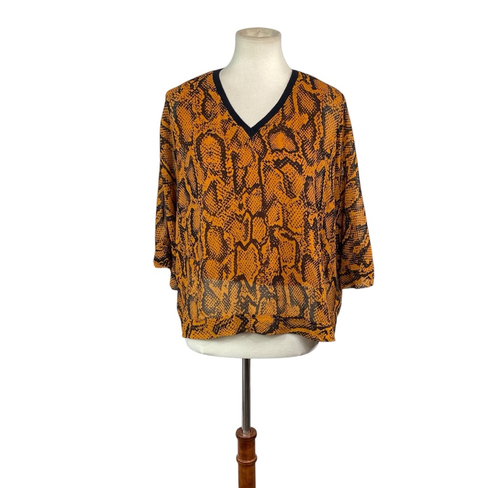 Woman’s Marled Reunited Clothing snake print blouse size S